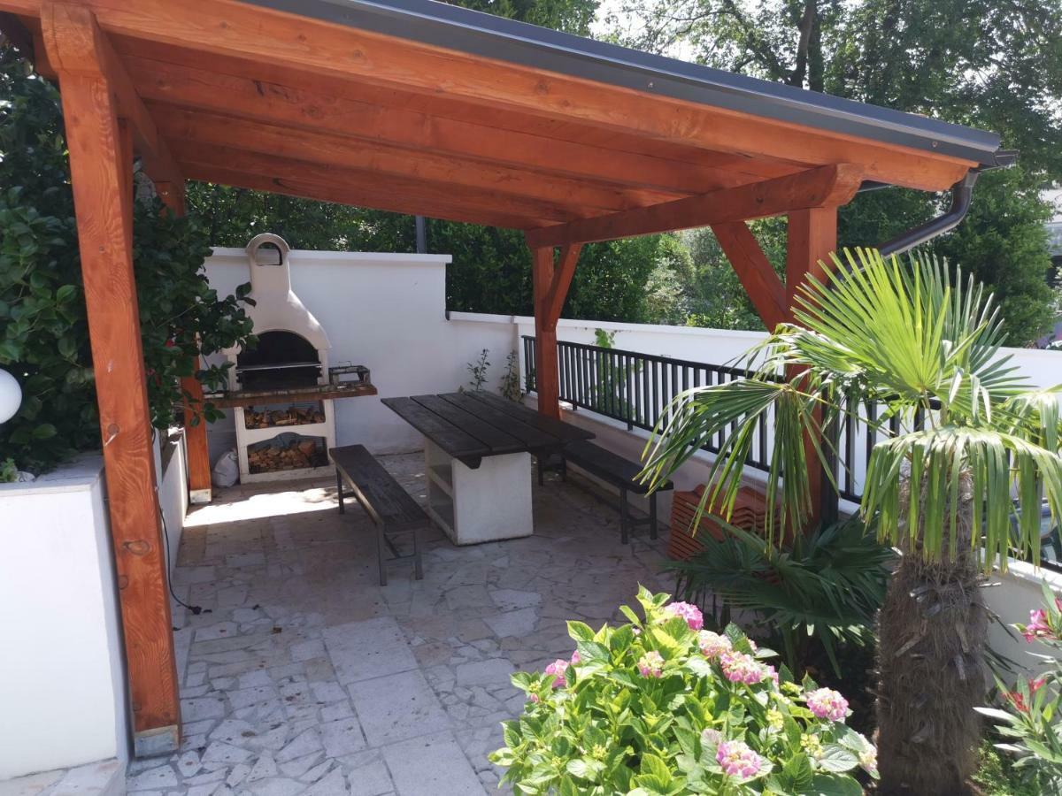 Apartment Bruno Crikvenica Buitenkant foto